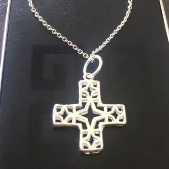✨ PICK OF THE DAY ✨Sterling Silver Cross Necklace✨ - Picture 3 of 4